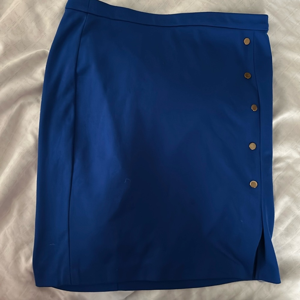 The Limited beautiful blue skirt 
Size 10 
Polyester, viscose rayon, spandex